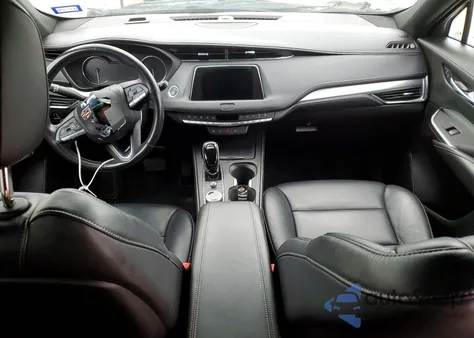 2022 Cadillac Xt4 Premium Luxury z USA, uszkodzony, nr VIN 1GYFZCR46NF154346